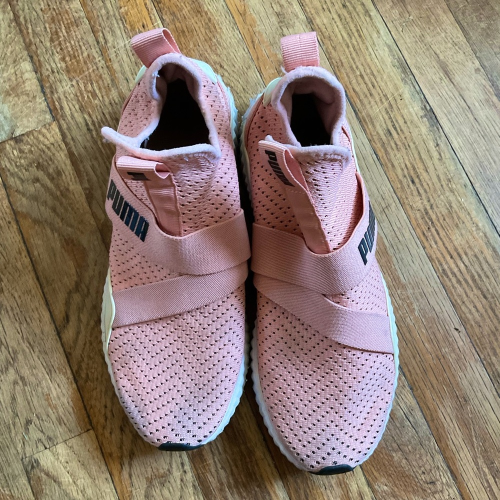 Women’s Puma sneakers size 10